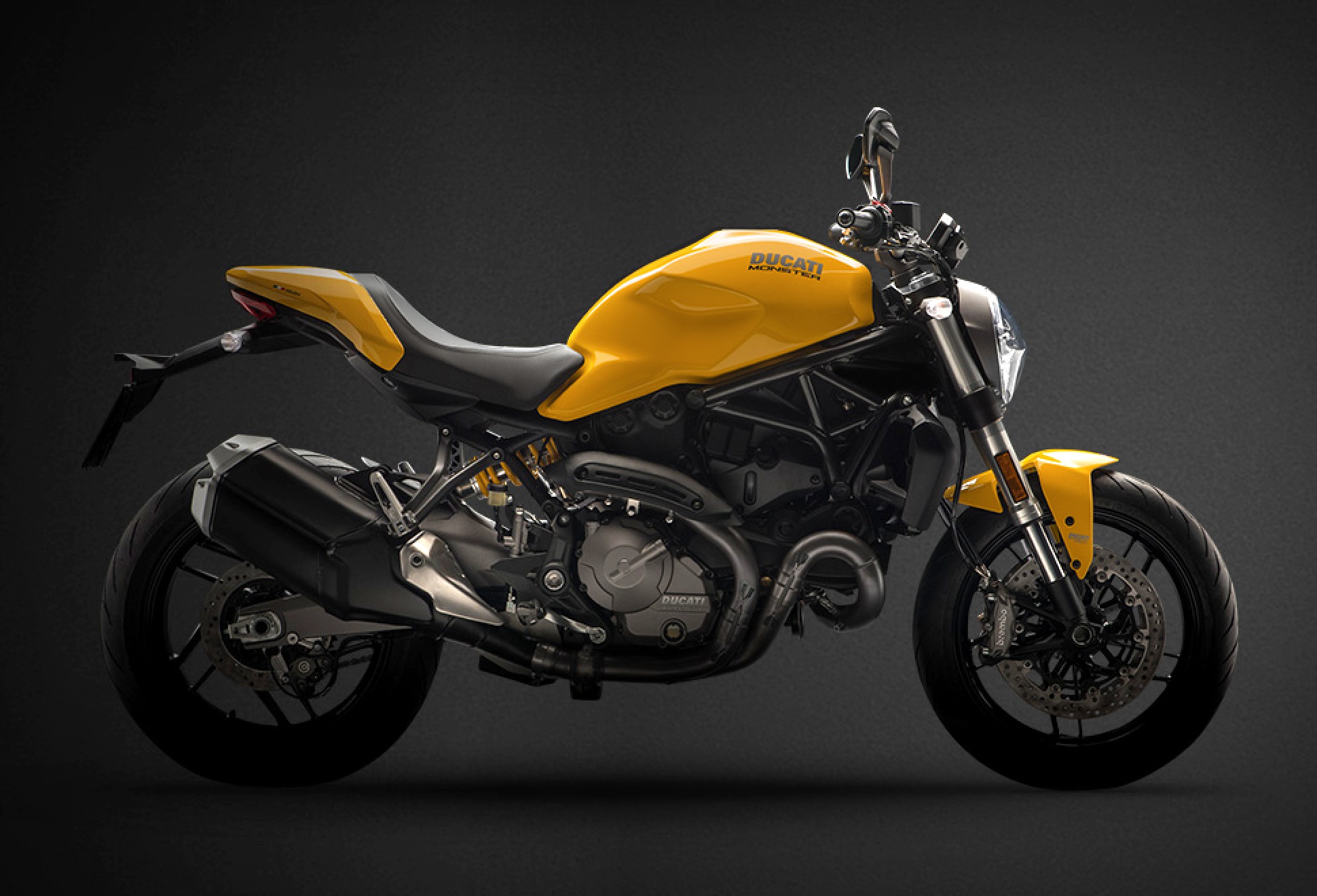 Monster 821 yellow new arrivals
