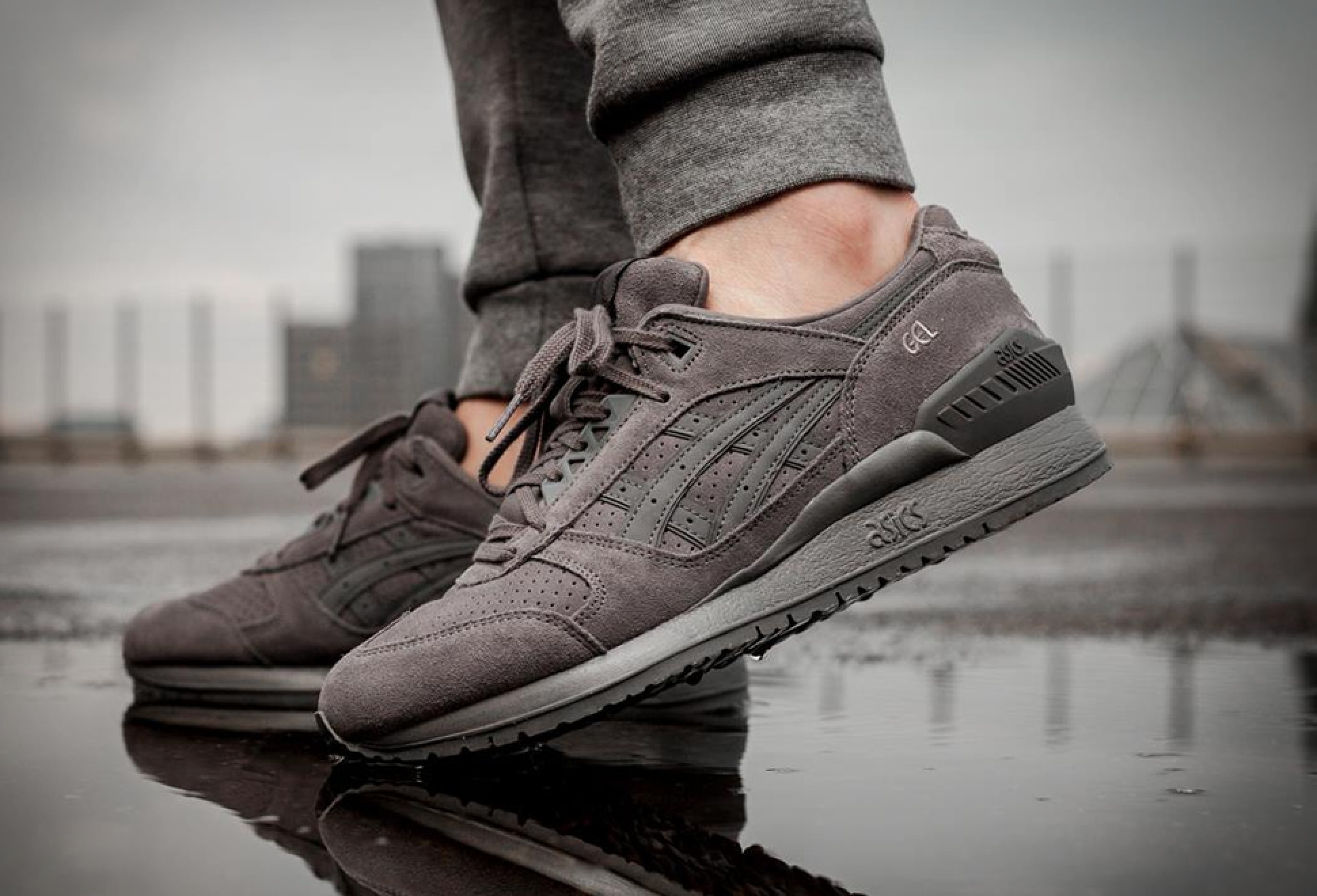 Asics Gel Respector Carbon | Image