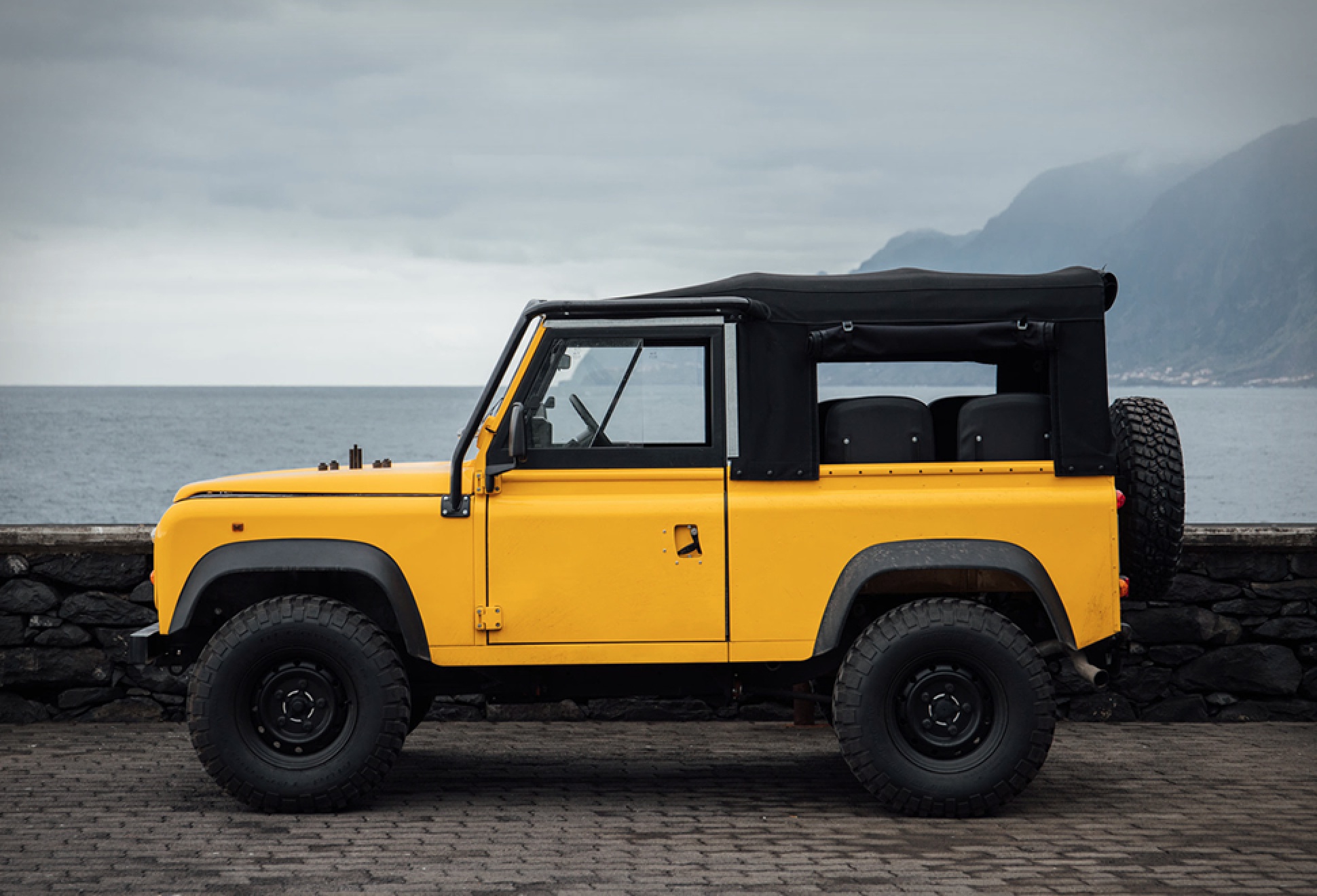 Defender D90 Beach Runner | Image