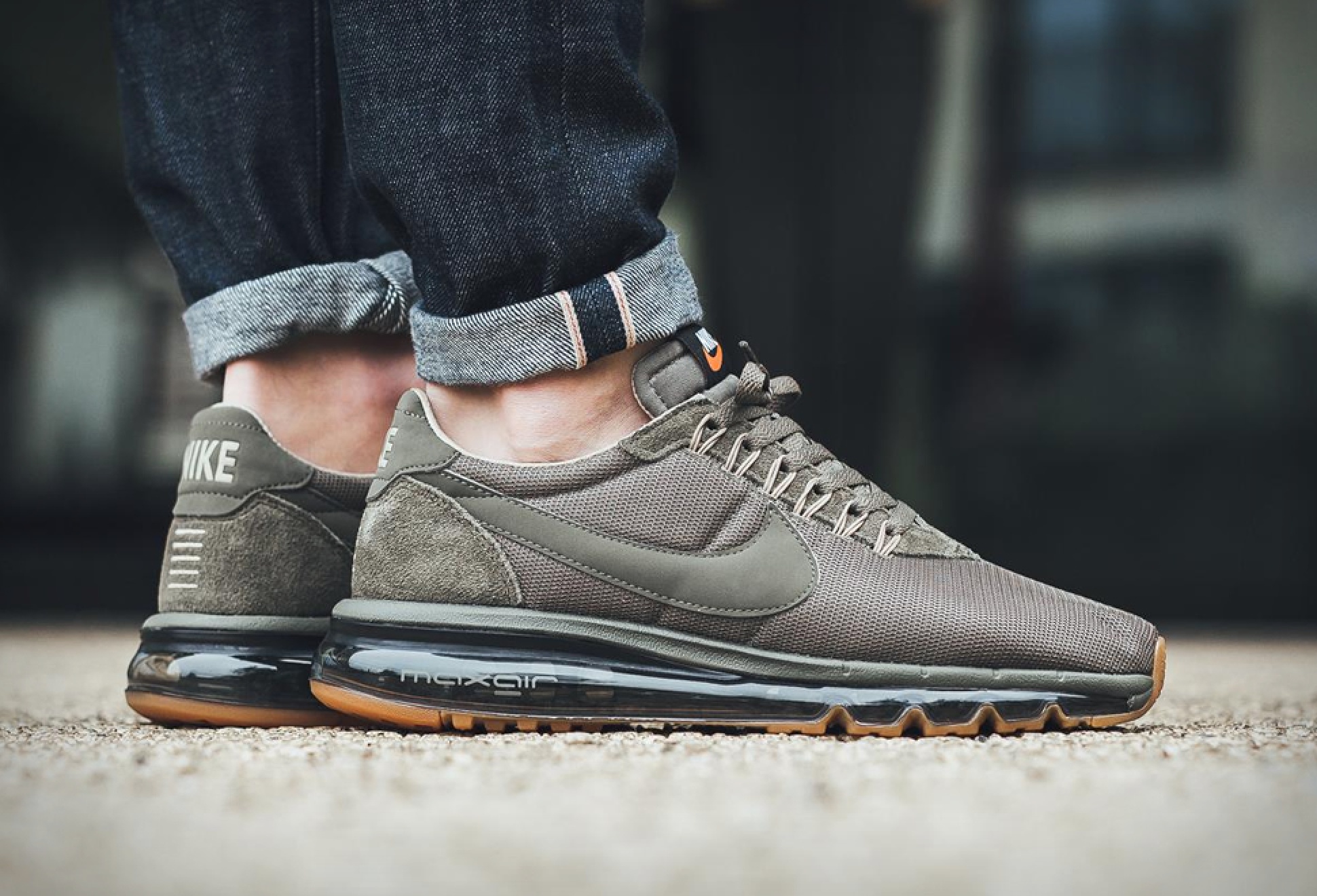 Air max zero khaki sales