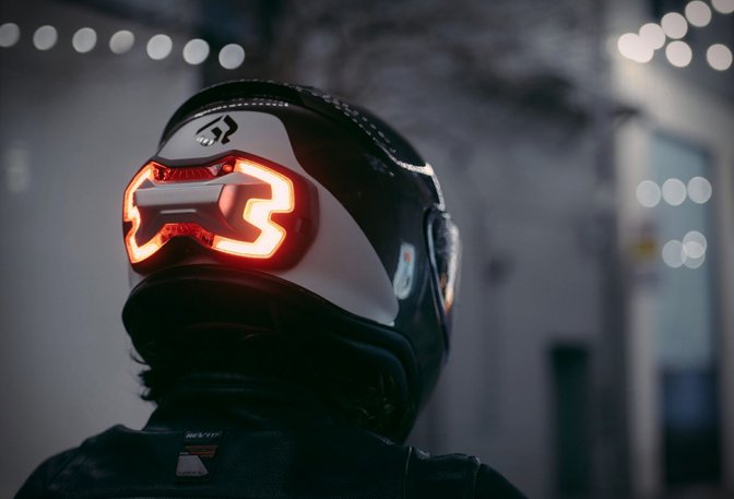 HELMET BRAKE LIGHT - Image