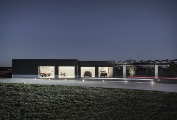 CAR COLLECTORS GARAGE - Image