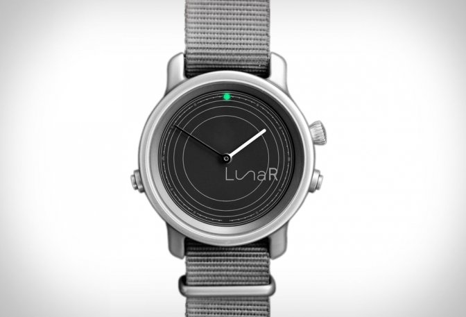 LunaR Solar Powered Smartwatch - Image