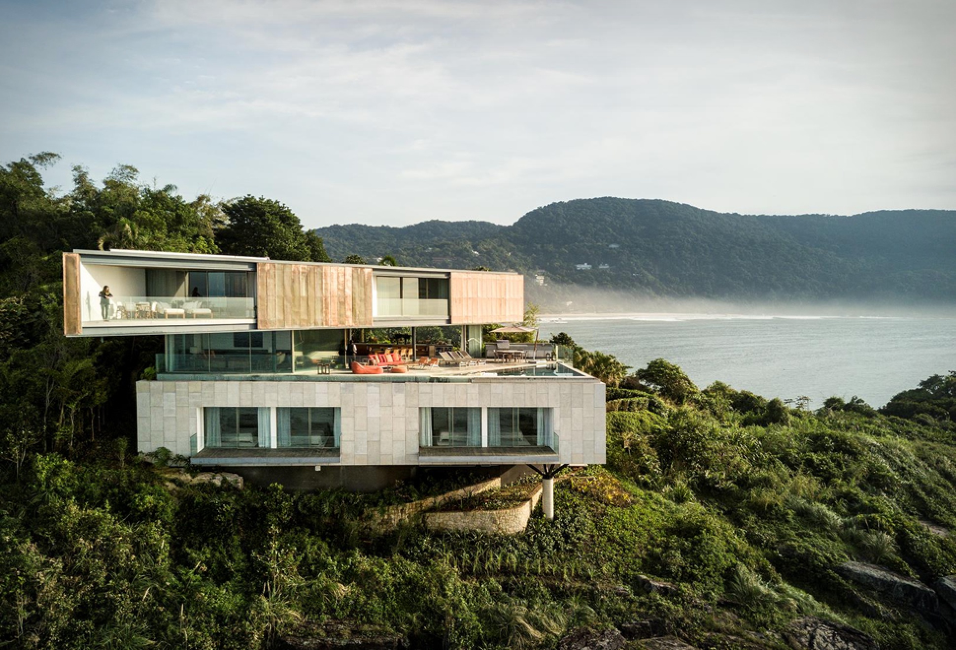 Peninsula House | Image