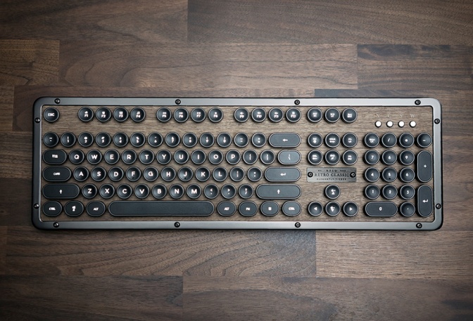 AZIO RETRO CLASSIC KEYBOARD - Image