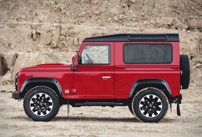 LAND ROVER DEFENDER V8 70TH EDITION - Image