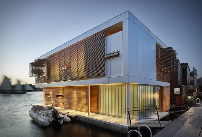 SEATTLE FLOATING HOME - Image