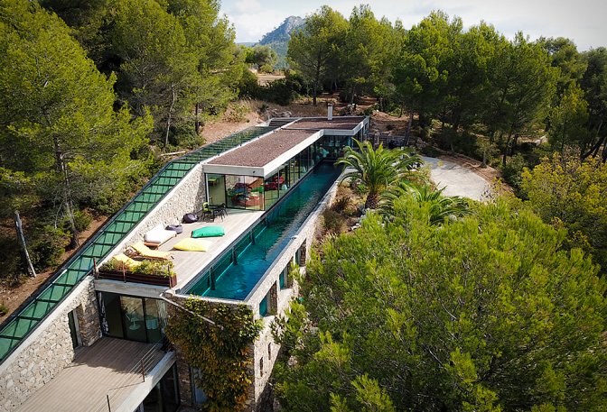 VILLA ON THE ROCKS - Image