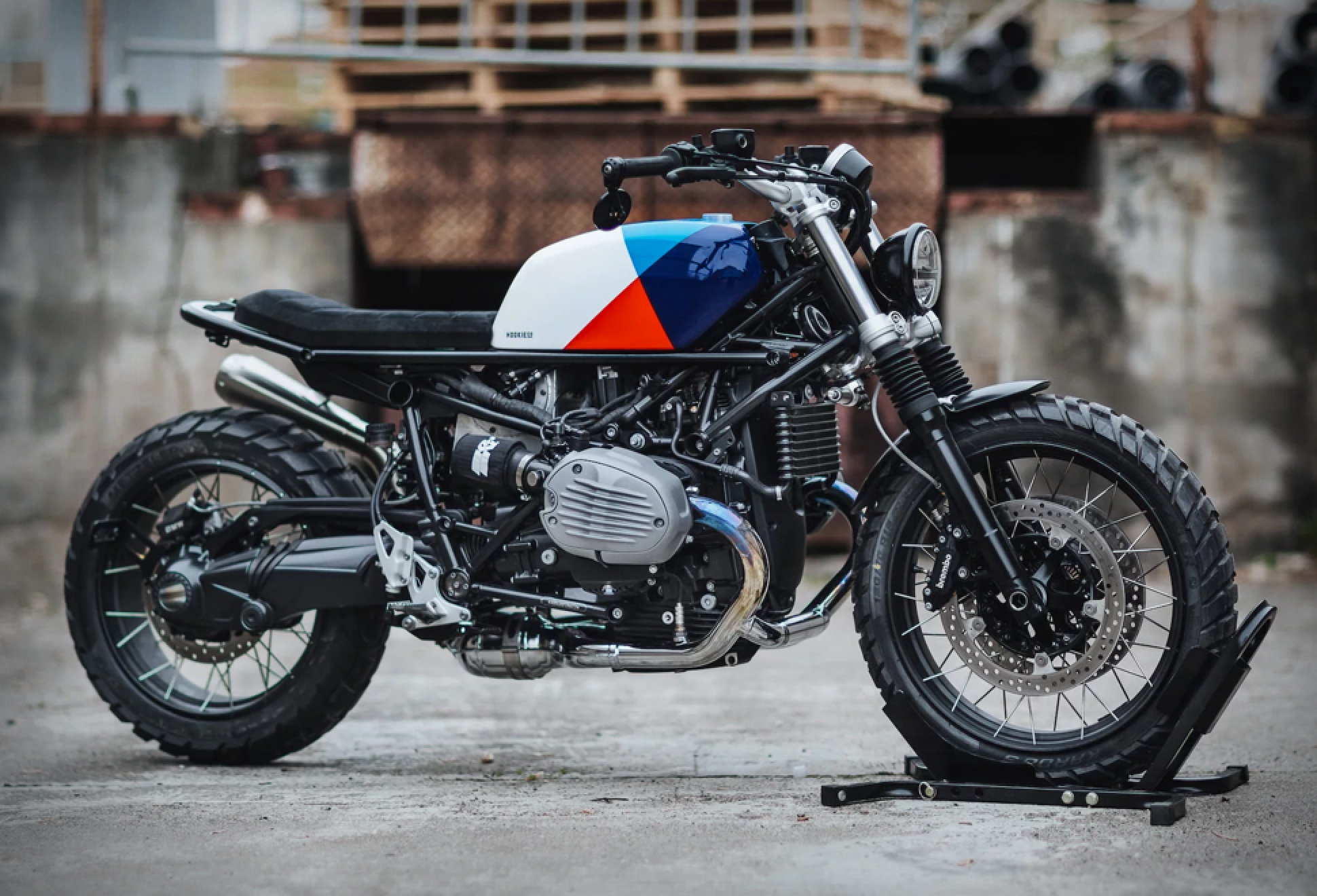 Hookie BMW R NineT Moto Kit | Image