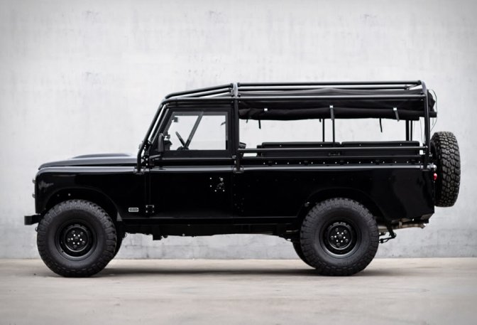 1983 Blacked-Out Defender - Image