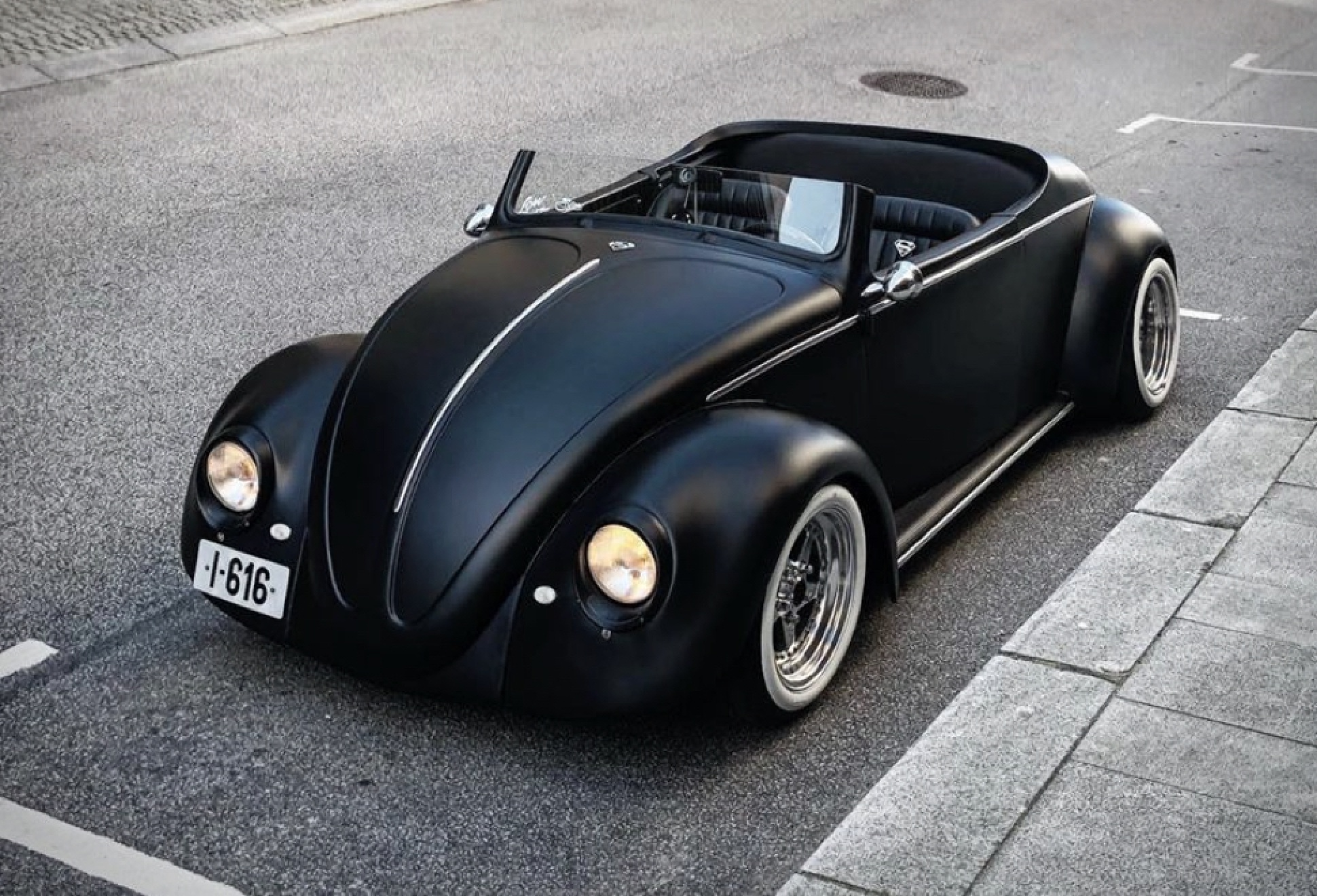 1961 Volkswagen Beetle Deluxe Roadster | Image