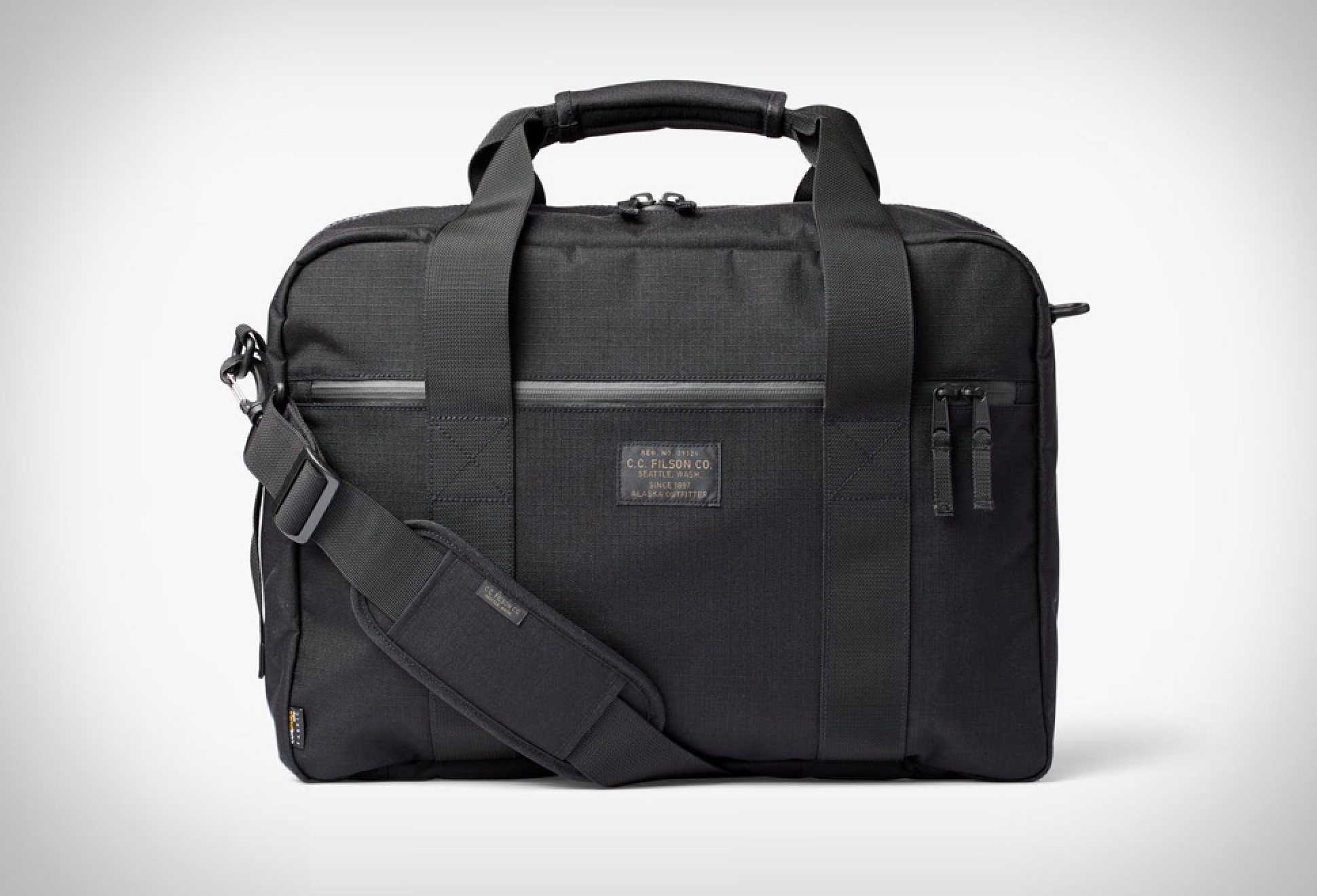 Filson Ripstop Nylon Pullman | Image