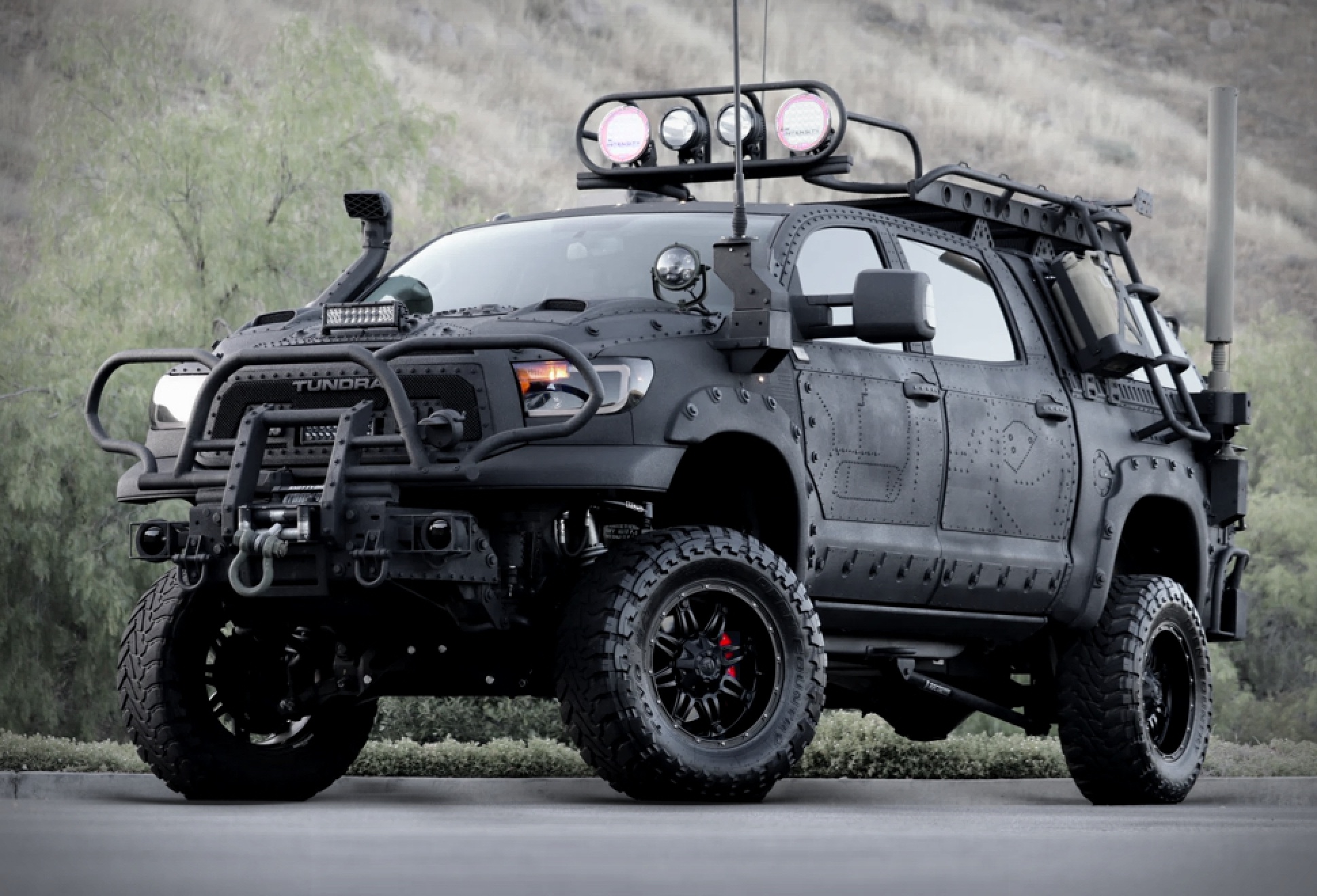 Modified 2013 Toyota Tundra 4x4 | Image
