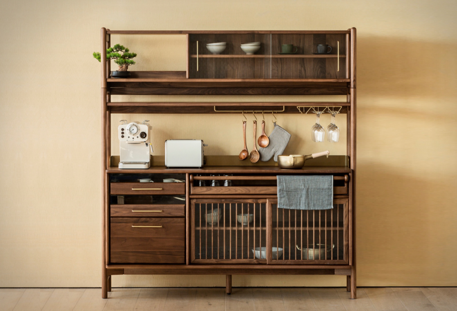 Muzhi Cupboard | Image