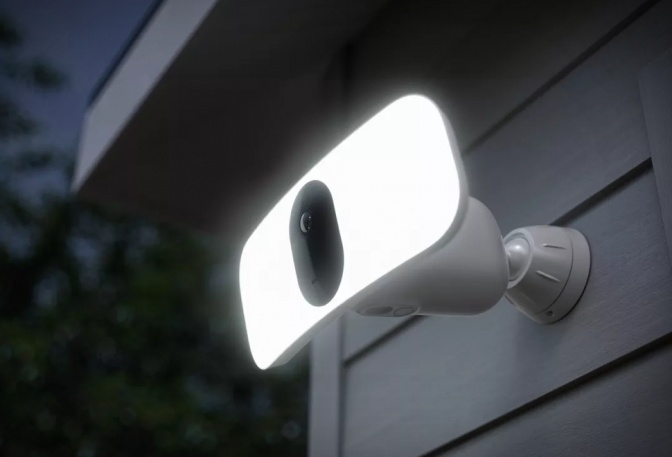 Arlo Pro 3 Floodlight Camera - Image