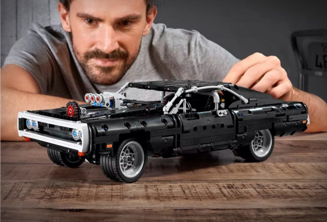 LEGO TECHNIC DOMS DODGE CHARGER - Image