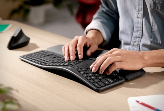 Logitech Ergo K860 Wireless Keyboard - Image