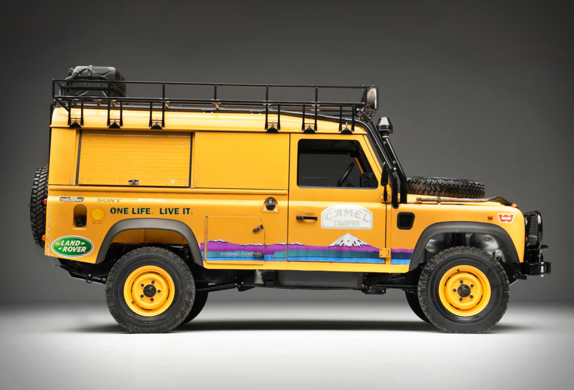 1998 Land Rover Defender 110 Camel Trophy | Image