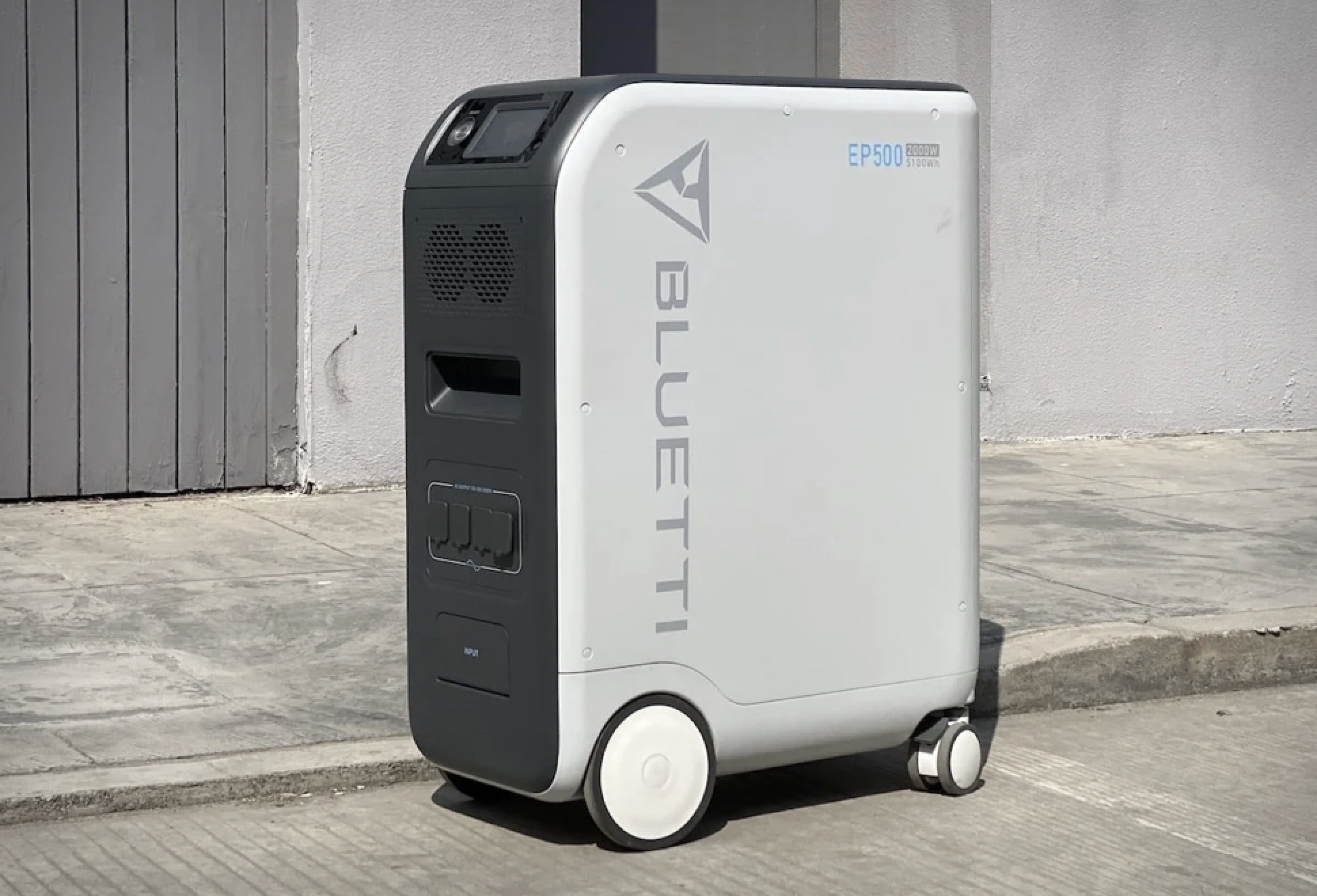 Bluetti Home Backup Power Station | Image