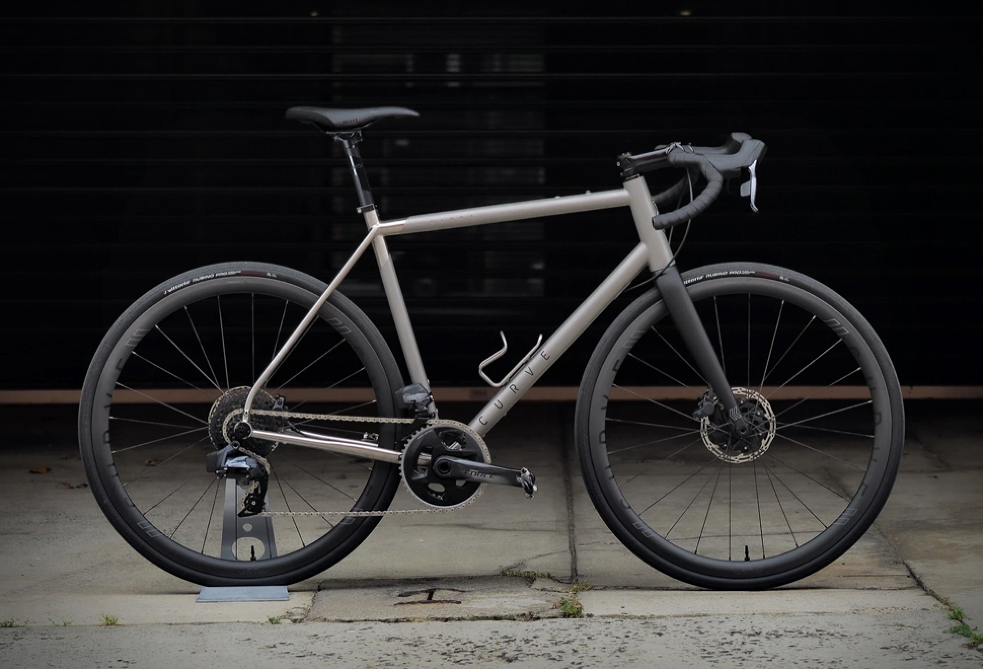 Curve All-Road Titanium Road Bike | Image