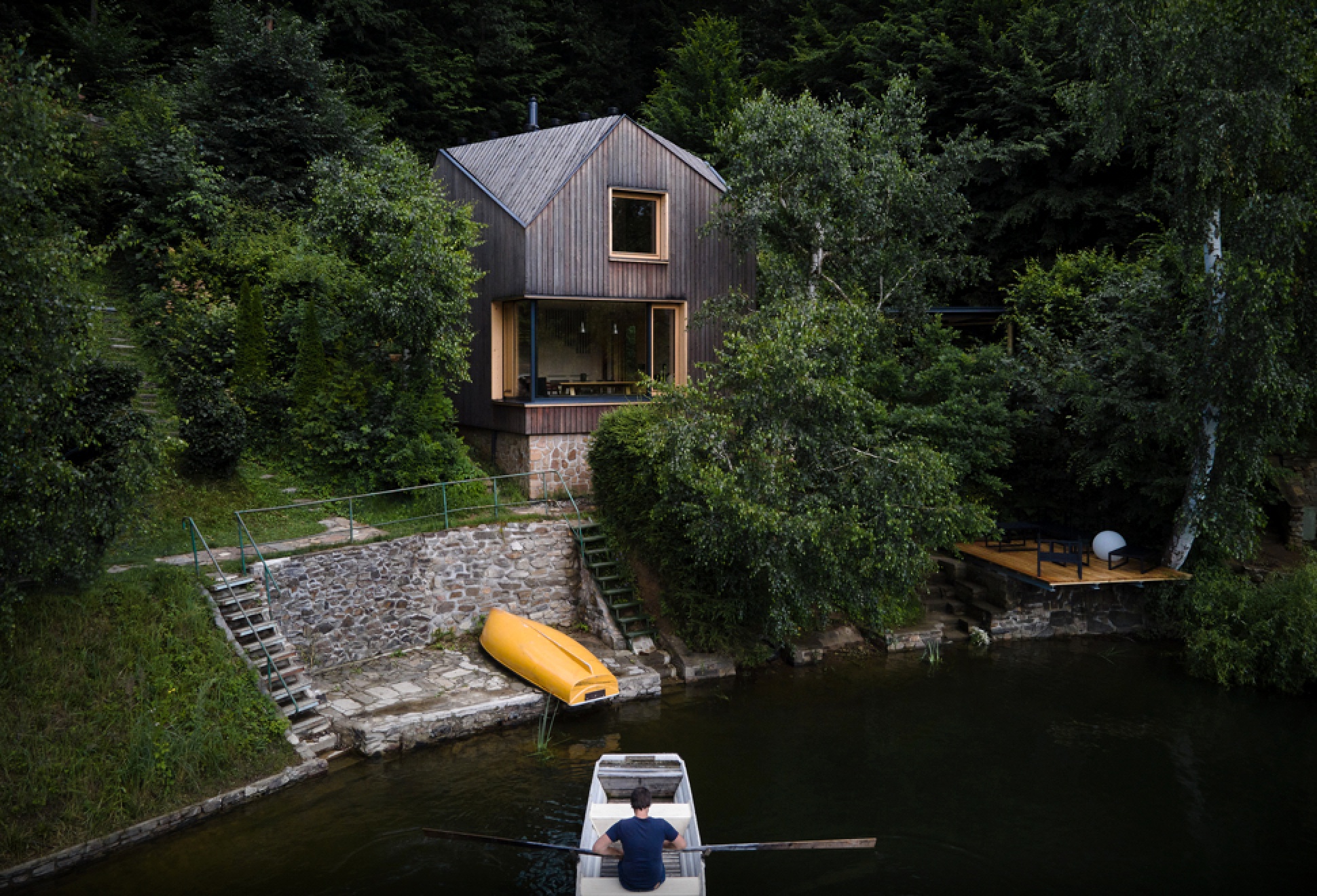 Lakeside Cabin | Image
