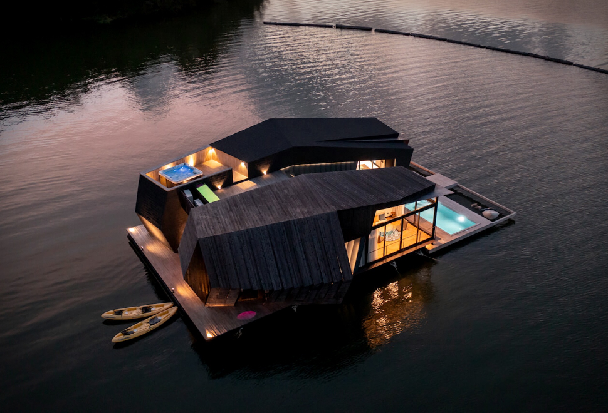 PLA2 Floating House | Image