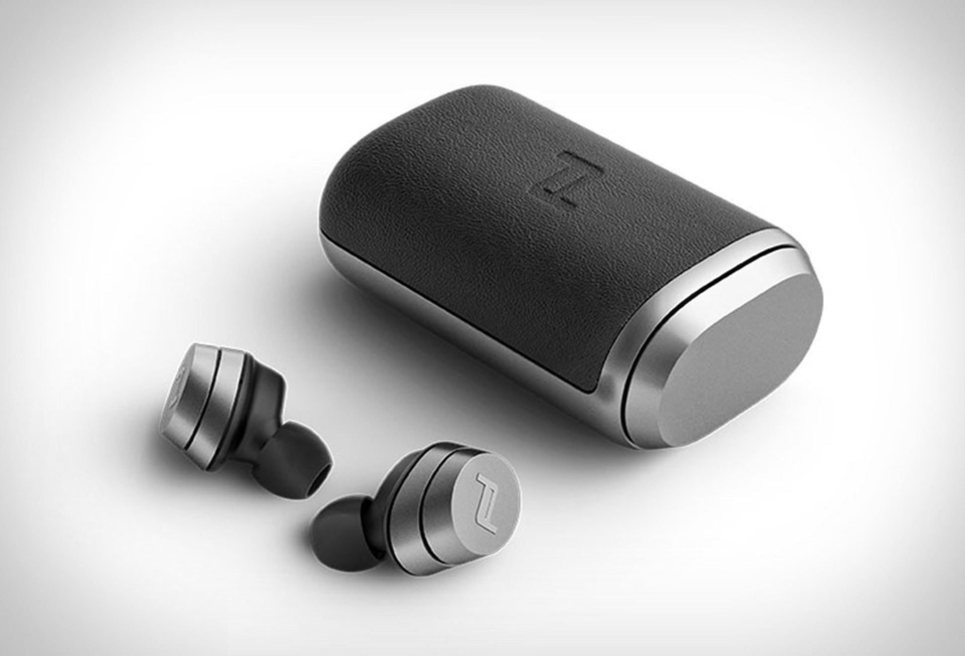 Porsche Design PDT60 Earphones | Image