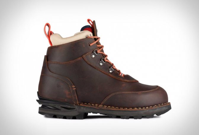 AMUNDSEN MOUNTAIN MUCKS BOOTS - Image