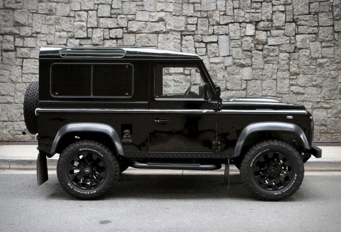 Blacked-Out Defender 90 - Image