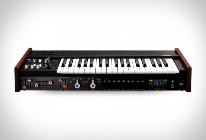 miniKORG 700FS - Image