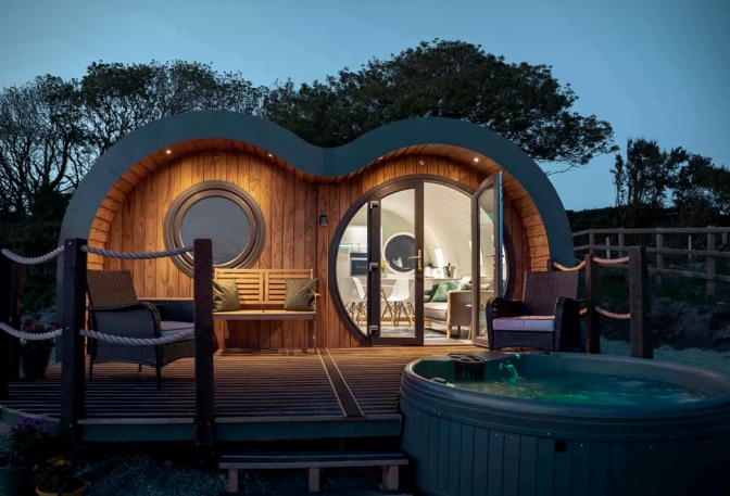 THE WILLOW CABIN - Image