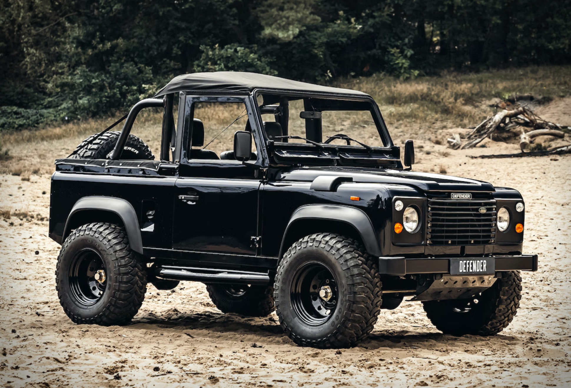 1989 V8 Defender | Image