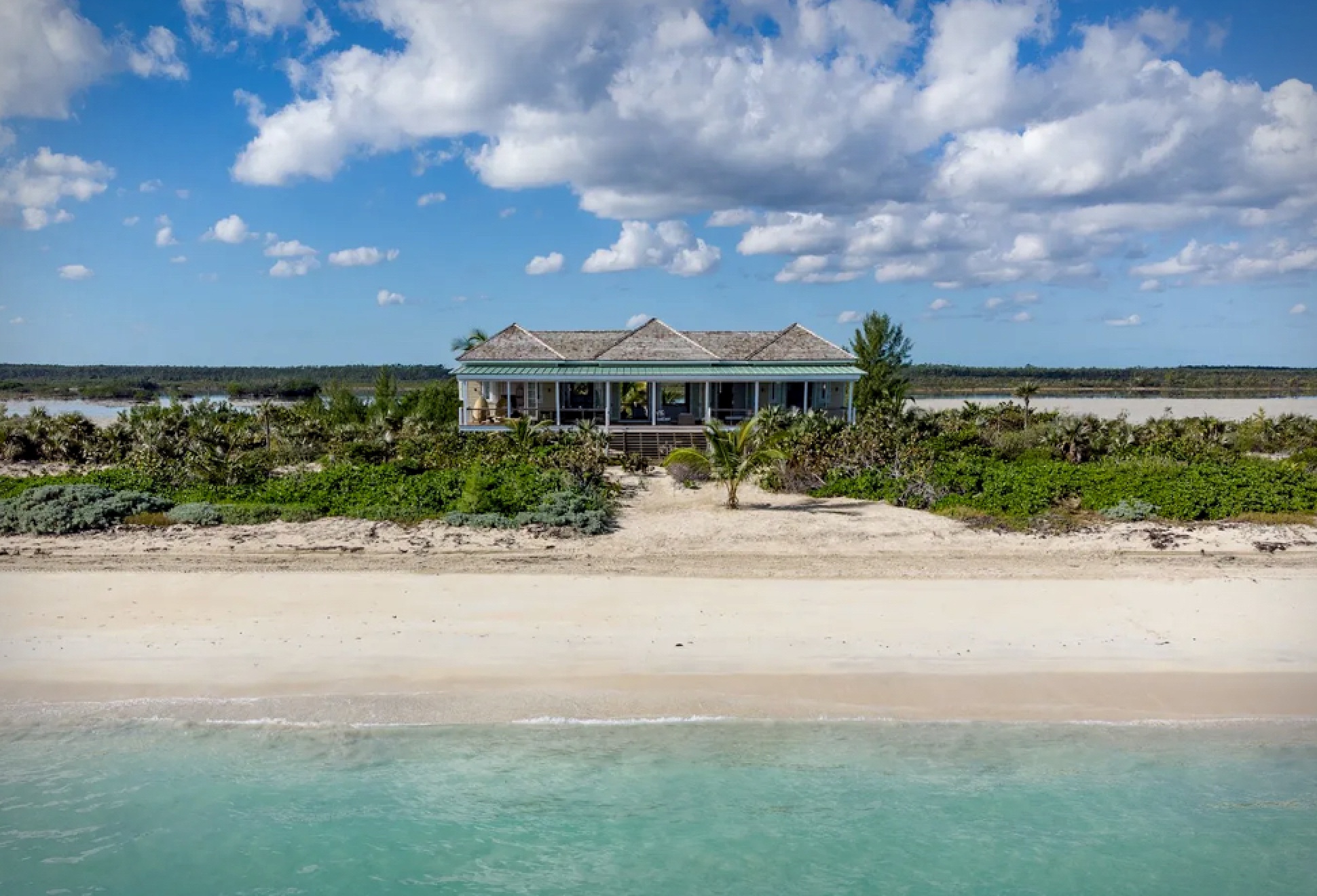Allamanda Beachfront House | Image