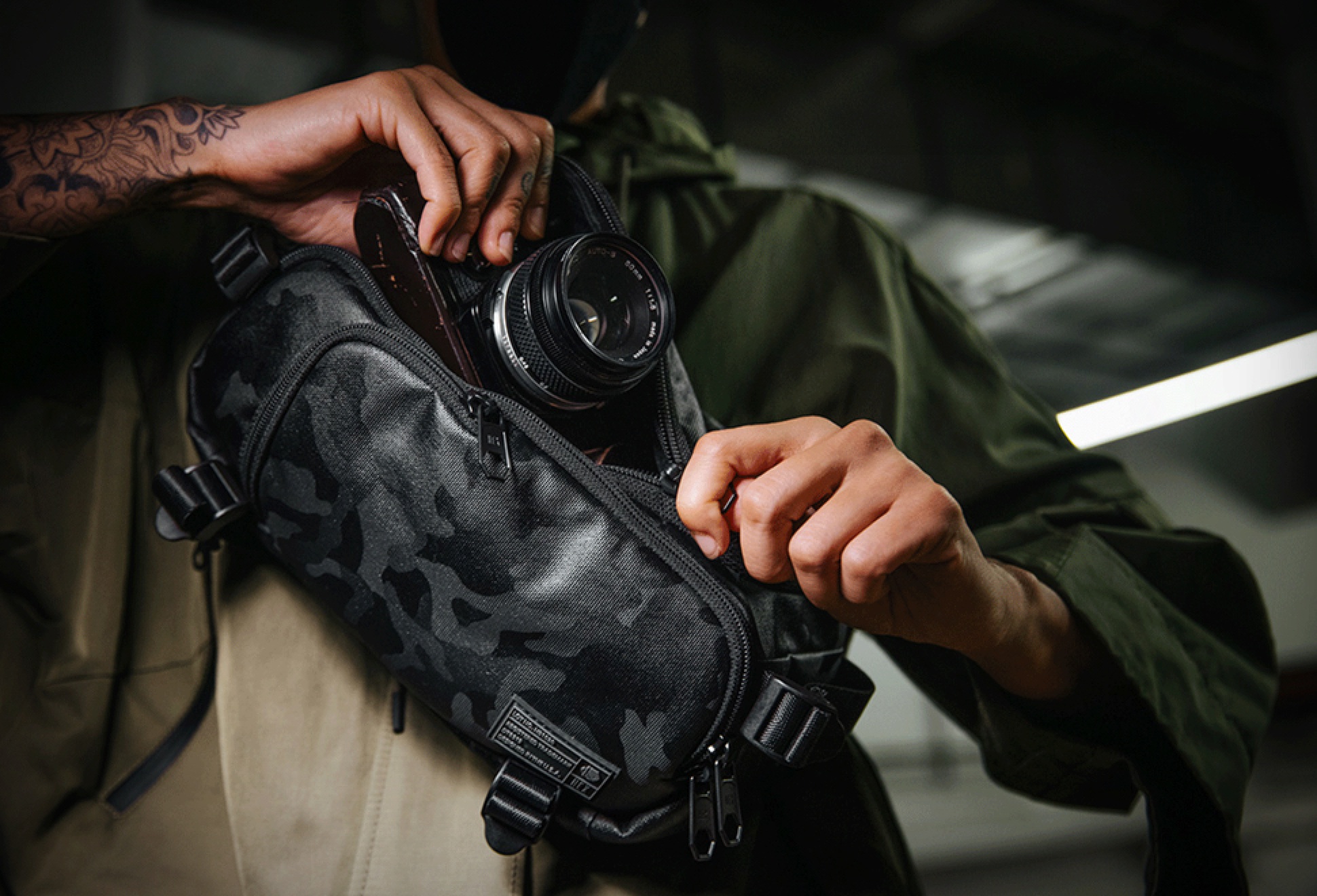 Hex Camera Sling | Image