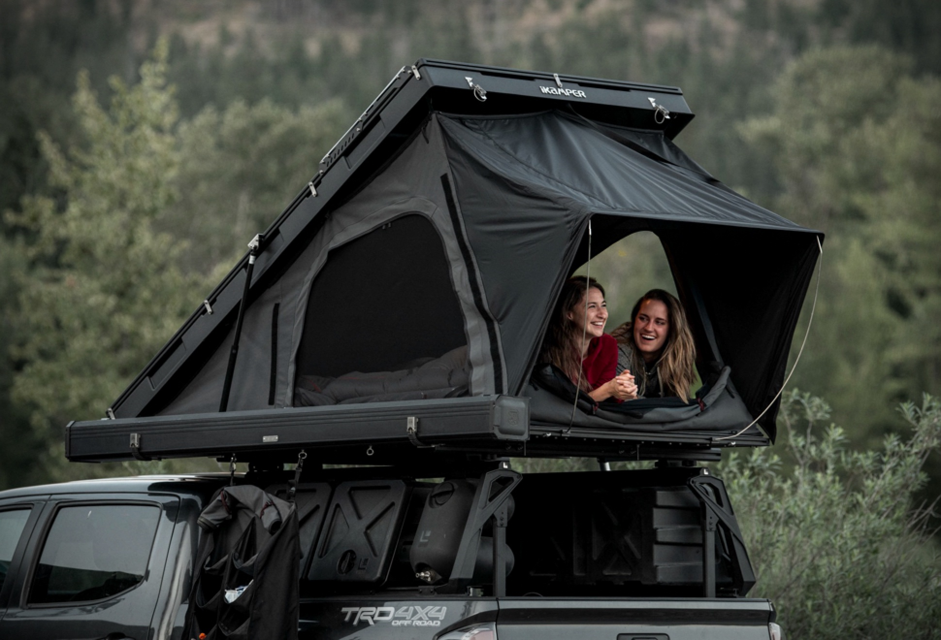 Kamper roof top tent store