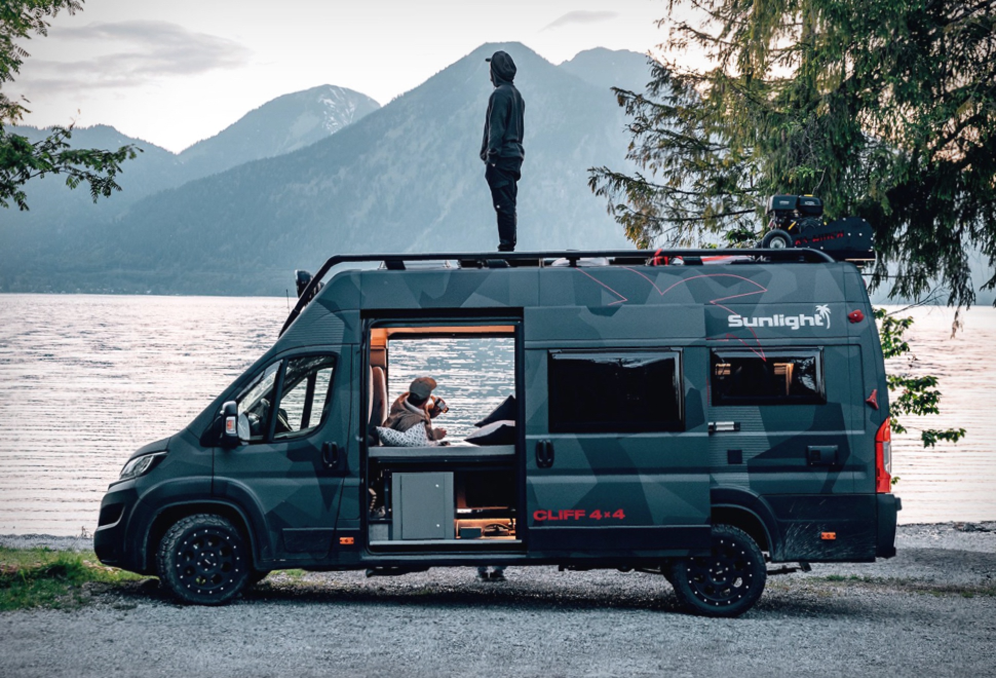 Sunlight Cliff 4x4 Adventure Van | Image