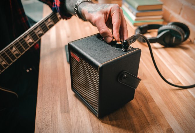 SPARK MINI GUITAR AMPLIFIER - Image