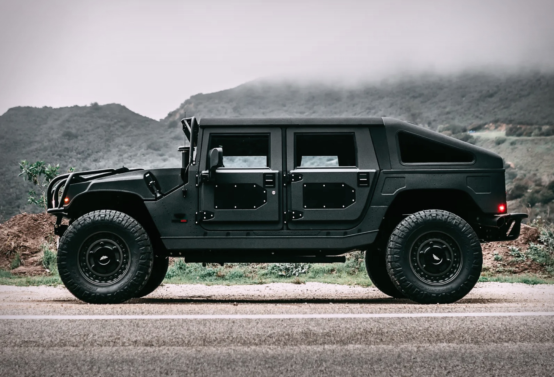 1995 Mil-Spec Hummer H1 | Image