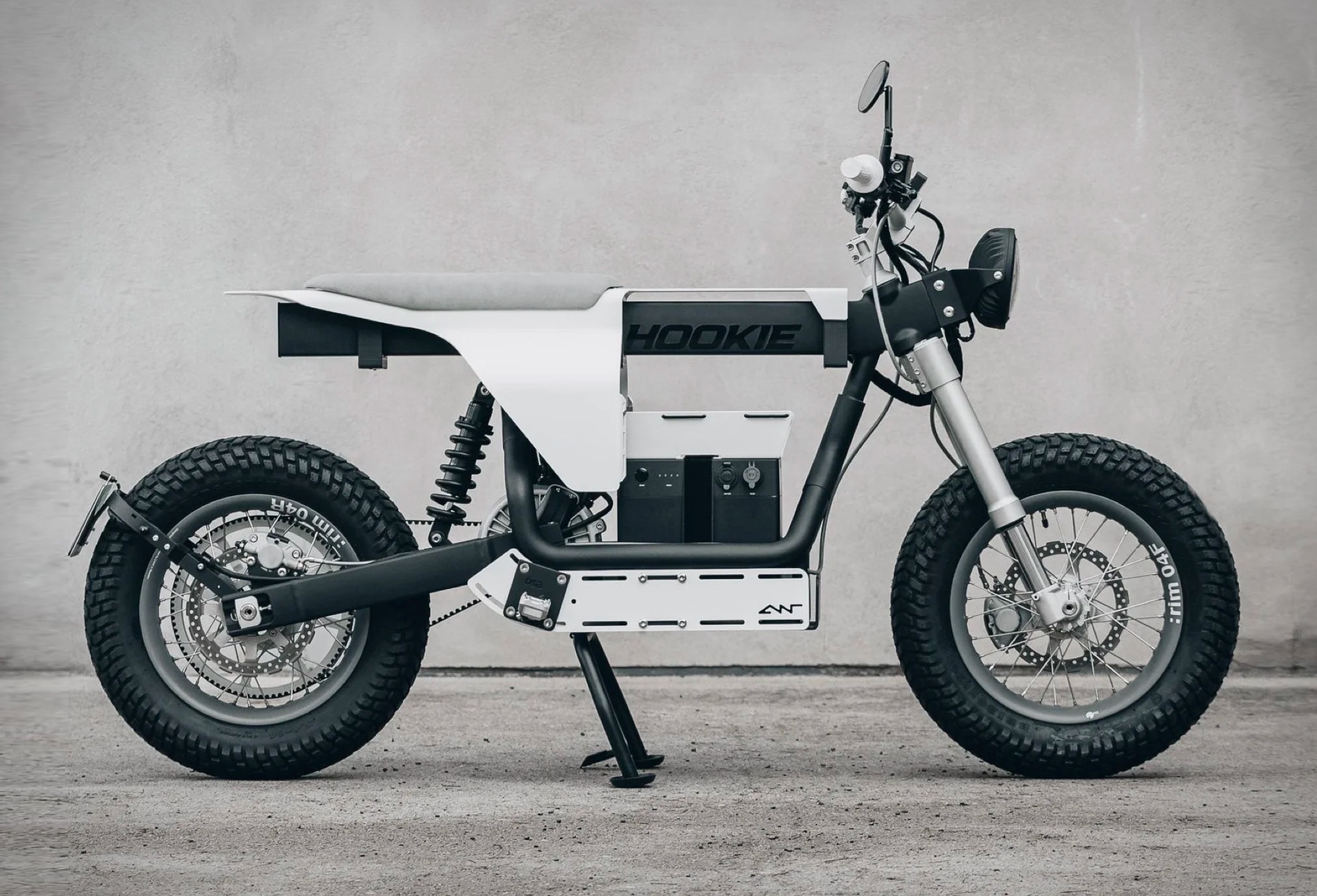 Hookie Cake Moto-Kit | Image