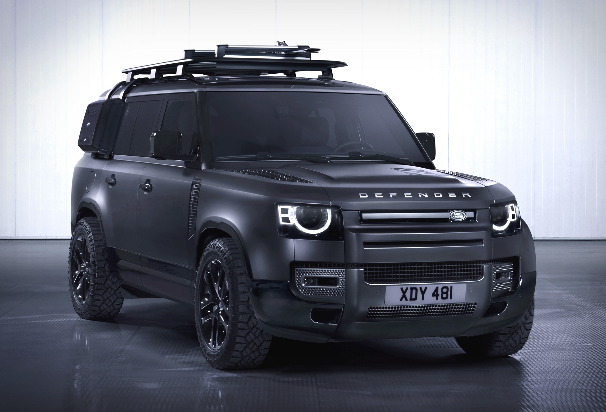 Land Rover Defender 130 Outbound | Image