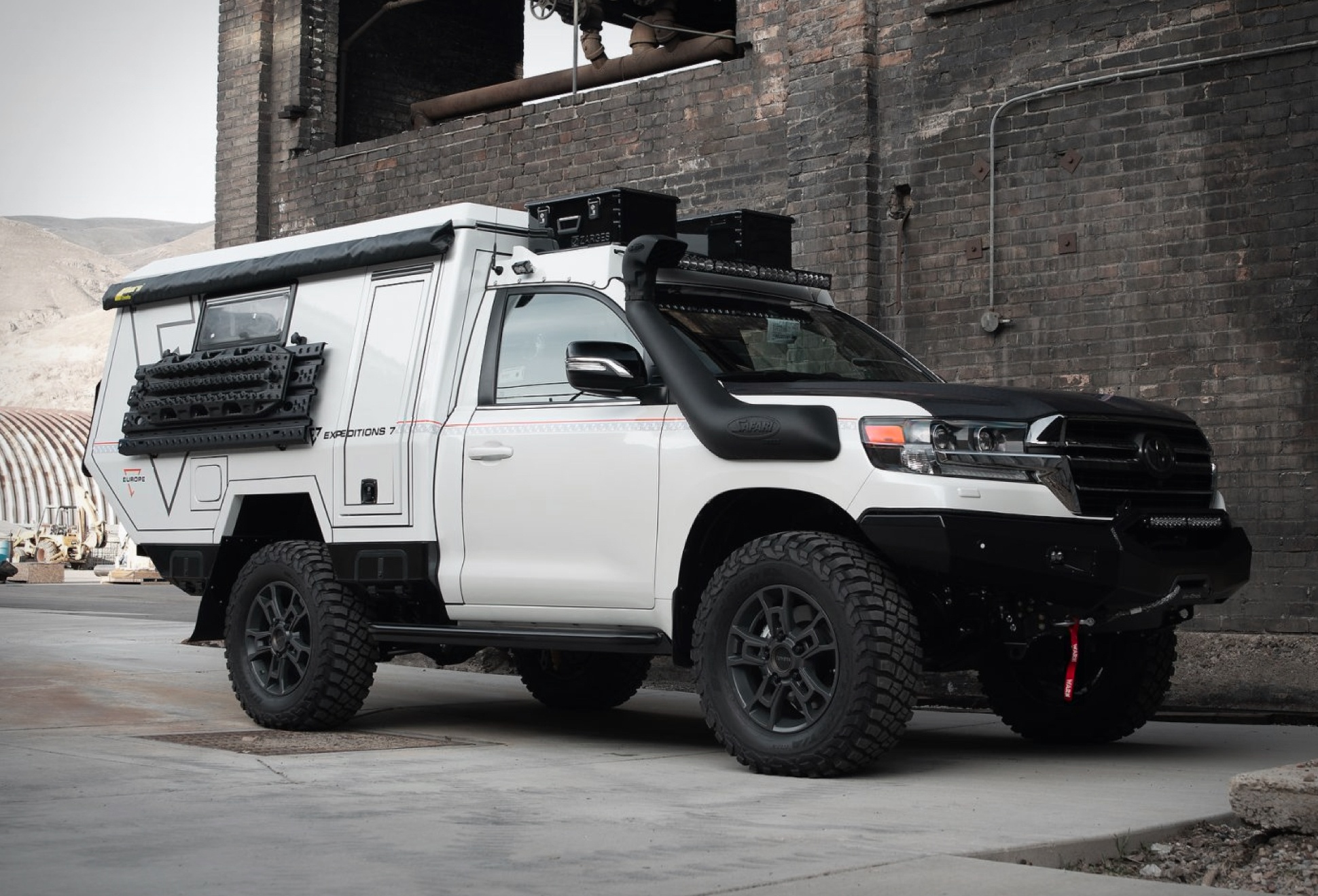 Toyota Land Cruiser Camper | Image