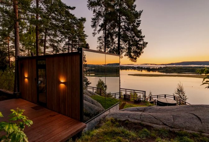 WONDERINN MIRRORED GLASS CABIN - Image