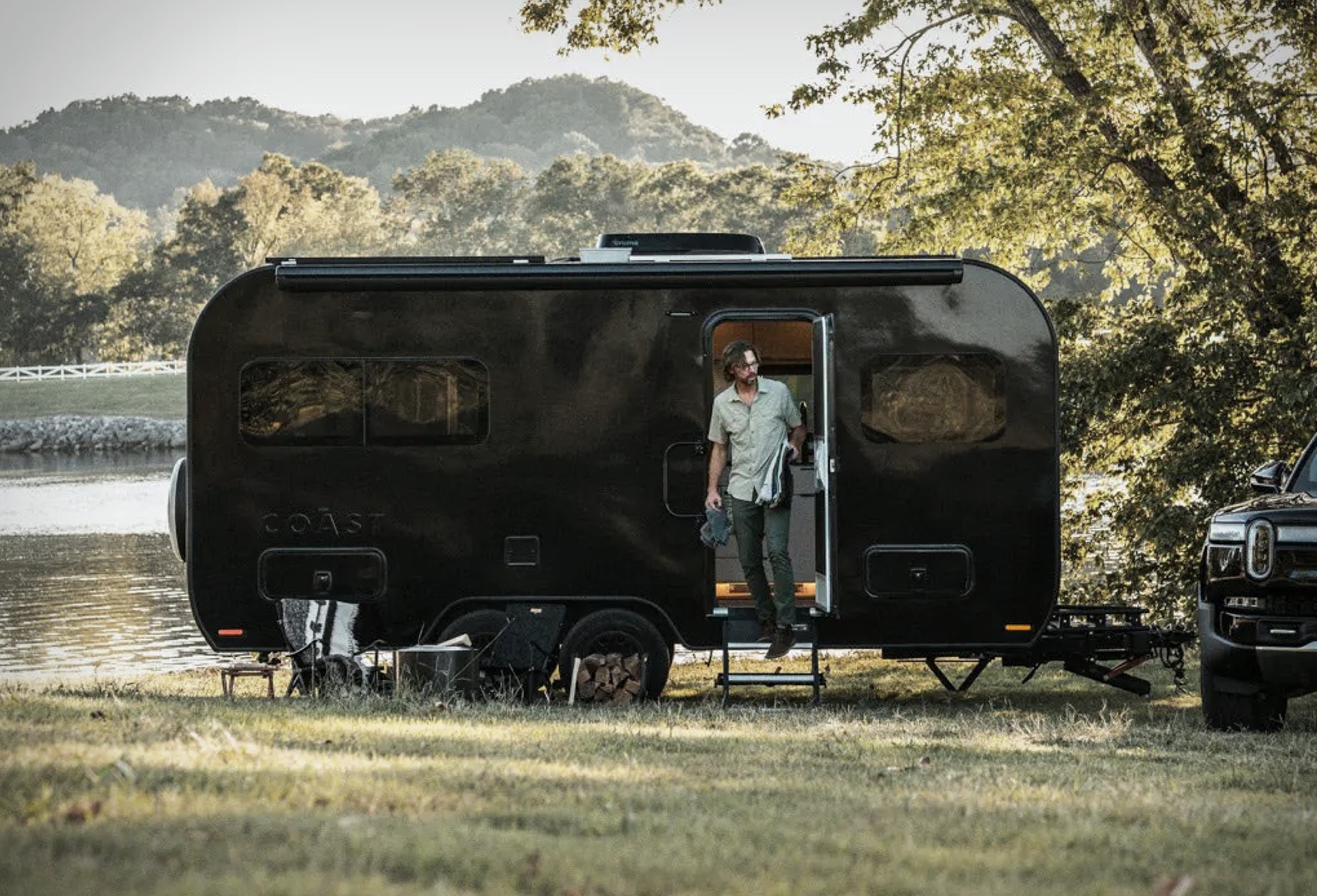 Coast Model 1 Solar-Powered Trailer | Image