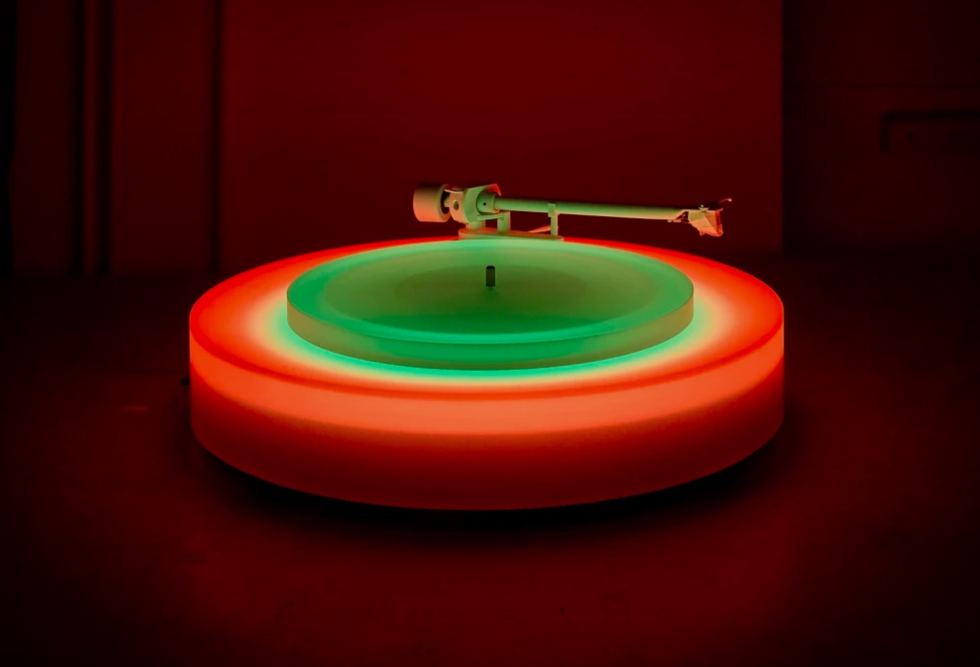 Brian Eno Turntable II | Image