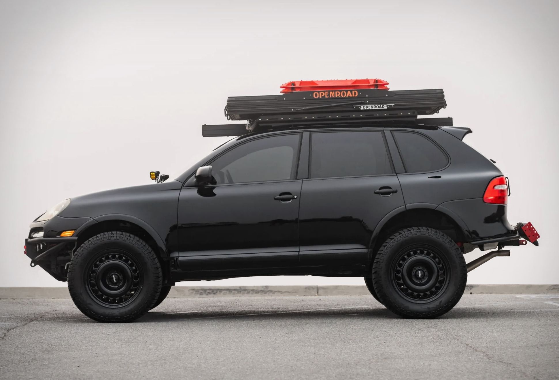 Off-Road Porsche Cayenne | Image