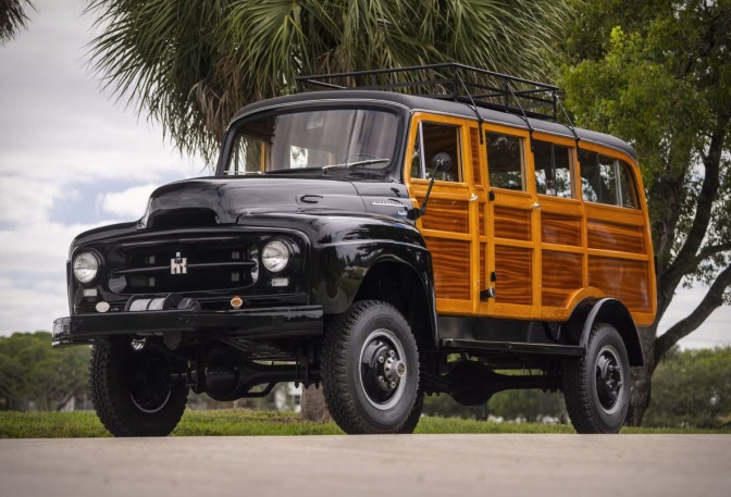 1954 International Harvester R140 Woody Wagon - Image