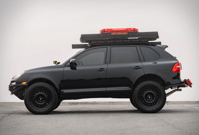 Off-Road Porsche Cayenne - Image