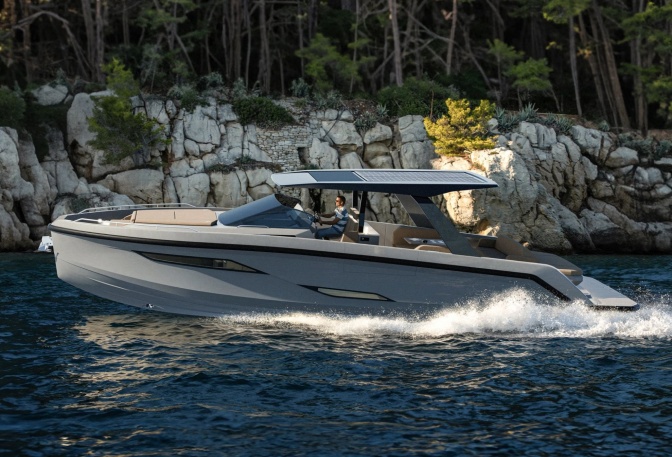 Rand Realm 44 Electric Yacht - Image