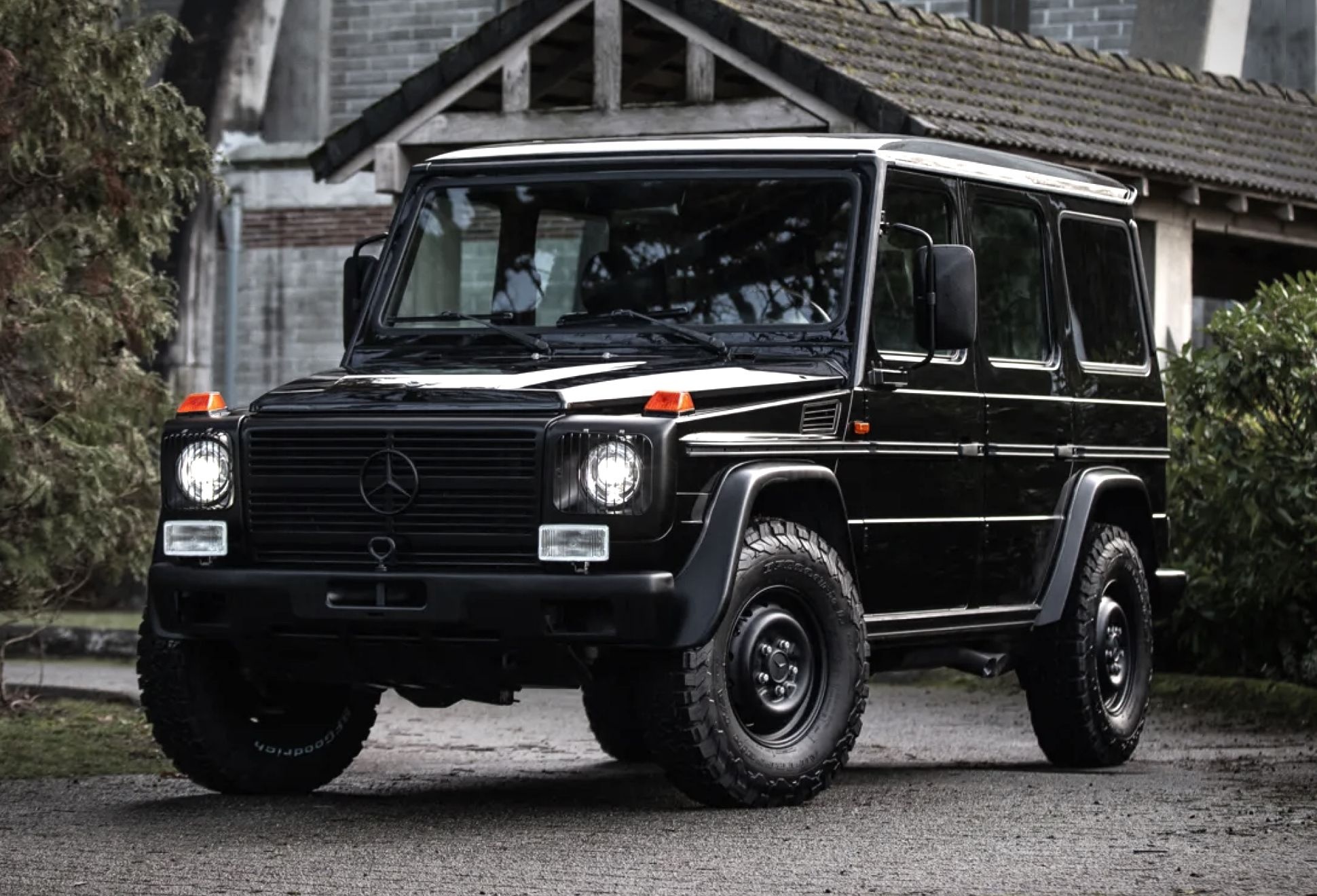 2000 All Black Mercedes G Wagon
