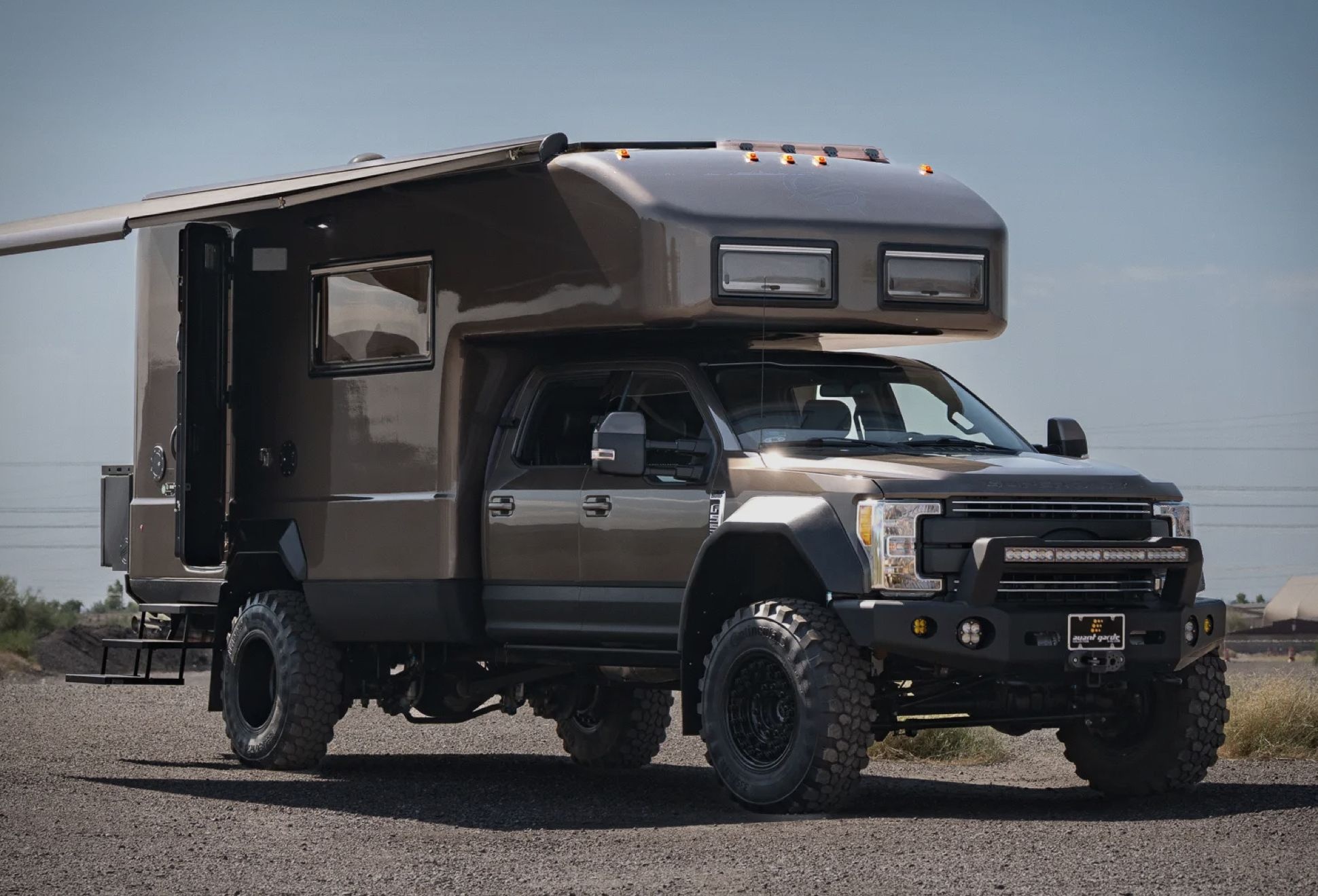 2017 Ford F-550 EarthRoamer | Image
